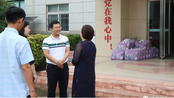 祥符区总工会走访色多多绿巨人伟业开展夏日送清凉活动